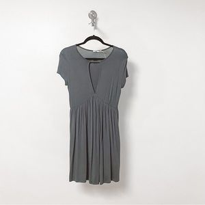 *NWT* UO Kimchi Blue Vacation Casual Chic Cut Out V Neck Mini Dress Carbon‎